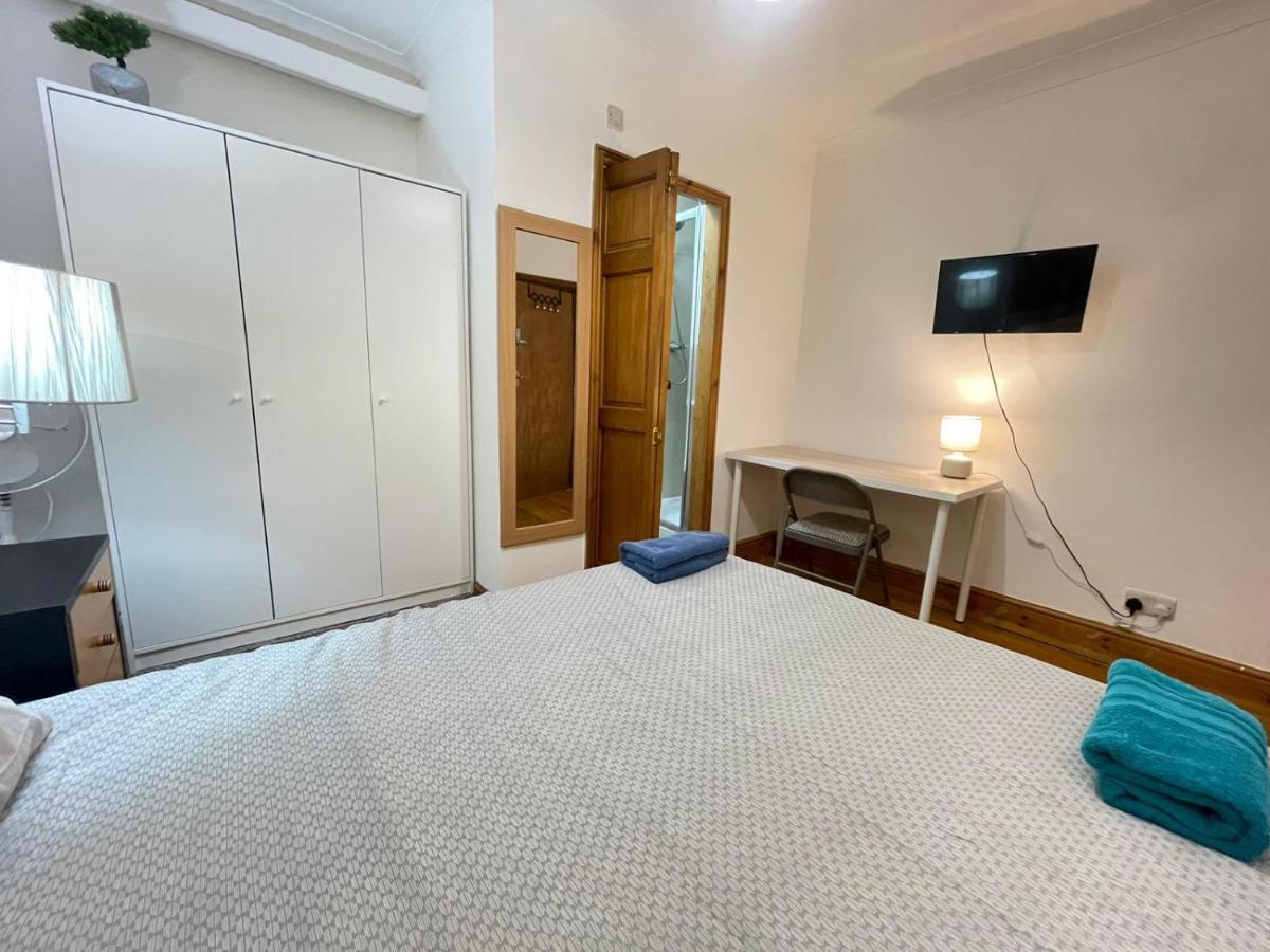 Privatunterkunft Lovely With En-suite In Stratford London